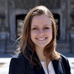 Meet your Posher, Abigail